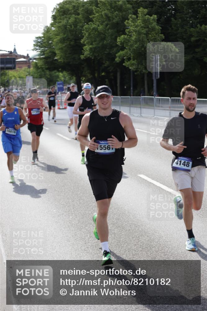 29.06.2025 - hella hamburg halbmarathon Jannik Wohlers http://msf.ph/oto/8210182 29.06.2025 09:49:01 Lombardsbrücke 2745, 2750, 2849, 2980, 3014, 3116, 4148, 4766, 5050, 5648, 5889, 6149, 6771, 7035, 7109, 11952, 12098, 13158, 14311, 14359, 14629, 14667, 14905, 15328, 15410, 15561, 15991, 16816, 17182, 17722, 18156, 18183, 18188, 18193 meine-sportfotos.de
