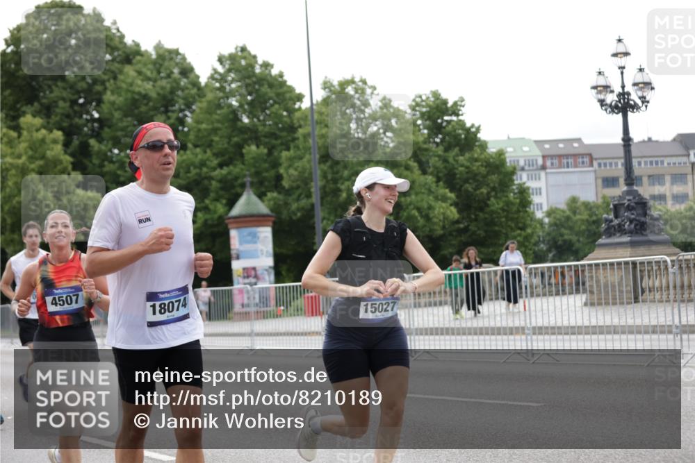 29.06.2025 - hella hamburg halbmarathon Jannik Wohlers http://msf.ph/oto/8210189 29.06.2025 10:26:22 Lombardsbrücke 1973, 2045, 2643, 4507, 4509, 6625, 7069, 8079, 9186, 11270, 11740, 12071, 15027, 15807, 15878, 16479, 16788, 17300, 17675, 18074, 18516, 18962, 18978 meine-sportfotos.de