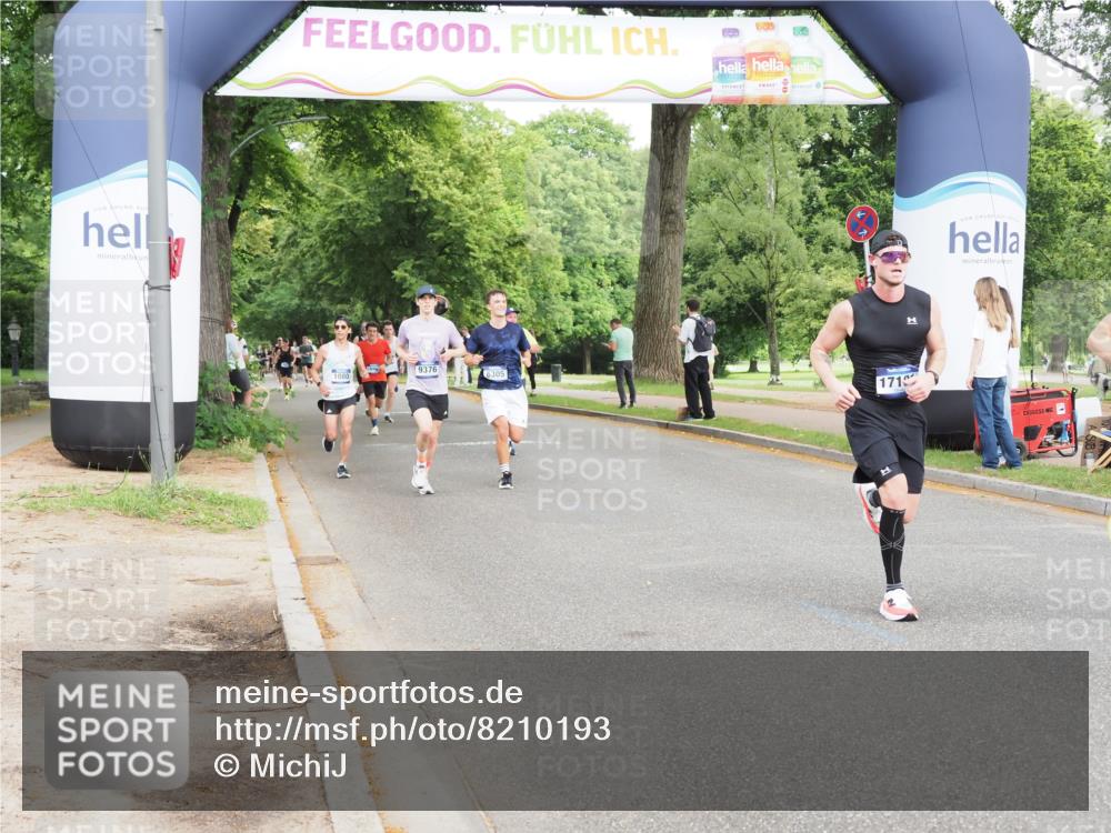 29.06.2025 - hella hamburg halbmarathon MichiJ http://msf.ph/oto/8210193 29.06.2025 10:22:58 Zwischen KM18-KM19 1053, 2243, 5193, 6305, 9345, 10865, 14310, 15902 meine-sportfotos.de
