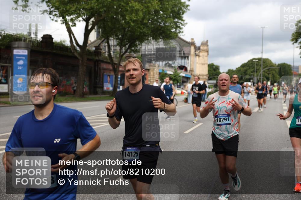 29.06.2025 - hella hamburg halbmarathon Yannick Fuchs http://msf.ph/oto/8210200 29.06.2025 10:45:09 20KM 1366, 1461, 2411, 2540, 2880, 4077, 4816, 5018, 5336, 5600, 7134, 7369, 7943, 8117, 8205, 8261, 8508, 8989, 10057, 10215, 10508, 10603, 10691, 11214, 11422, 11512, 11733, 12016, 12778, 12949, 13073, 13808, 14125, 14458, 15480, 15720, 15871, 16285, 16291, 16907, 17129, 17823, 18006, 18182, 18413, 18489, 19007 meine-sportfotos.de
