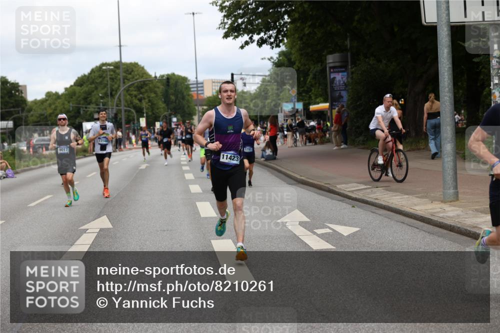 29.06.2025 - hella hamburg halbmarathon Yannick Fuchs http://msf.ph/oto/8210261 29.06.2025 10:32:23 20KM 1505, 2404, 3480, 3790, 5791, 7152, 7154, 9017, 9944, 10793, 10922, 11106, 11423, 12739, 12900, 13148, 13372, 13595, 13900, 15303, 15382, 15888, 16698, 17726, 18103, 18193, 18216, 18277, 18357, 18986 meine-sportfotos.de