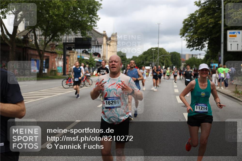 29.06.2025 - hella hamburg halbmarathon Yannick Fuchs http://msf.ph/oto/8210272 29.06.2025 10:45:09 20KM 1366, 1461, 2411, 2540, 2880, 4077, 4816, 5018, 5336, 5600, 7134, 7369, 7943, 8117, 8205, 8261, 8508, 8989, 10057, 10215, 10508, 10603, 10691, 11214, 11422, 11512, 11733, 12016, 12778, 12949, 13073, 13808, 14125, 14458, 15480, 15720, 15871, 16285, 16291, 16907, 17129, 17823, 18006, 18182, 18413, 18489, 19007 meine-sportfotos.de