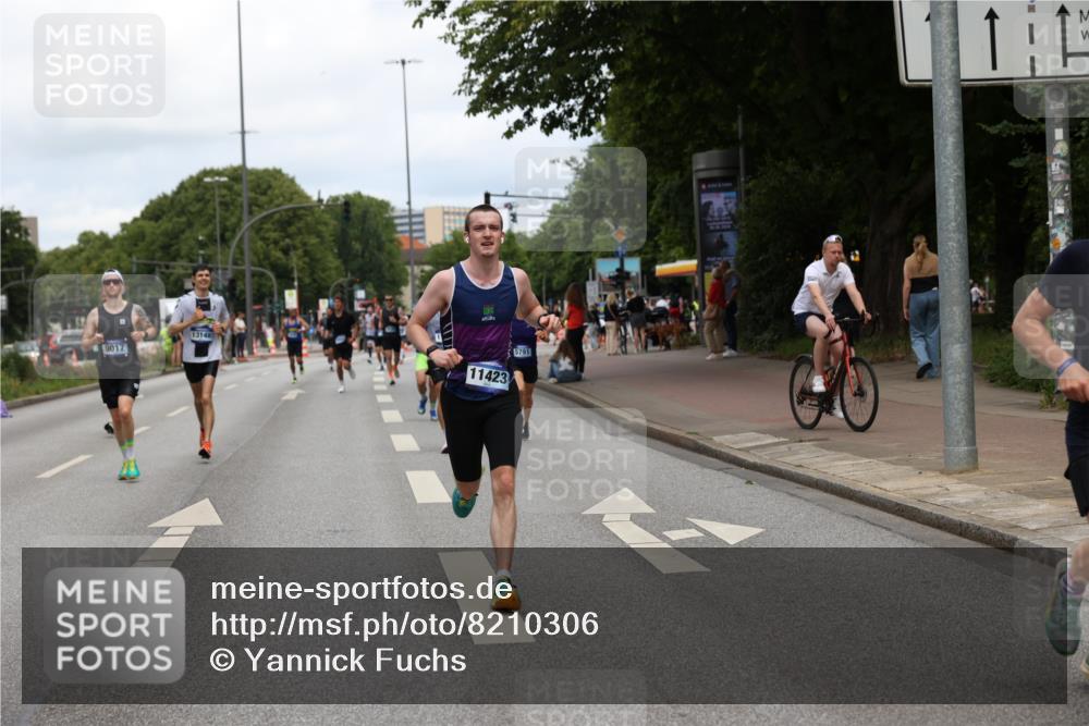 29.06.2025 - hella hamburg halbmarathon Yannick Fuchs http://msf.ph/oto/8210306 29.06.2025 10:32:23 20KM 1505, 2404, 3480, 3790, 5791, 7152, 7154, 9017, 9944, 10793, 10922, 11106, 11423, 12739, 12900, 13148, 13372, 13595, 13900, 15303, 15382, 15888, 16698, 17726, 18103, 18193, 18216, 18277, 18357, 18986 meine-sportfotos.de