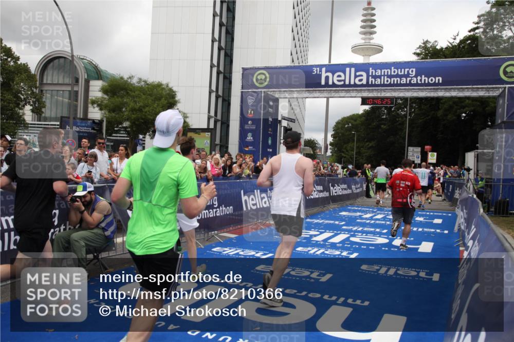 29.06.2025 - hella hamburg halbmarathon Michael Strokosch http://msf.ph/oto/8210366 29.06.2025 10:46:24 Ziel 1600, 2048, 3056, 4949, 6691, 7335, 8142, 9497, 11185, 11773, 12171, 12651, 13698, 14200, 14262, 16127, 17190, 18118, 18211, 18637 meine-sportfotos.de