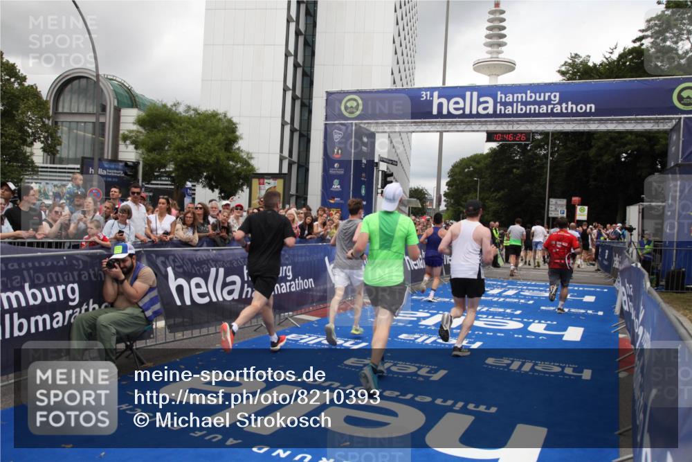 29.06.2025 - hella hamburg halbmarathon Michael Strokosch http://msf.ph/oto/8210393 29.06.2025 10:46:25 Ziel 1600, 2222, 2842, 3056, 6421, 6691, 7335, 8142, 9497, 11185, 11773, 12171, 12651, 13698, 14045, 14200, 14262, 16127, 18118, 18211, 18637 meine-sportfotos.de
