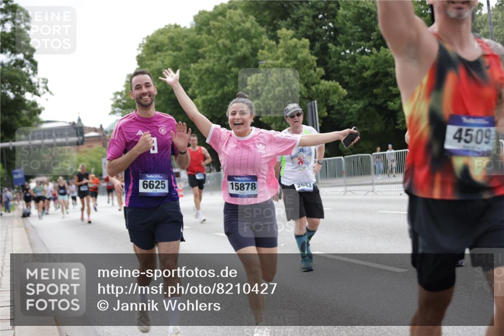 29.06.2025 - hella hamburg halbmarathon Jannik Wohlers http://msf.ph/oto/8210427 29.06.2025 10:26:23 Lombardsbrücke 1973, 2045, 2643, 4507, 4509, 6625, 7069, 8079, 9186, 11270, 11740, 12071, 15027, 15878, 16479, 16788, 17300, 17675, 18074, 18516, 18962, 18978 meine-sportfotos.de