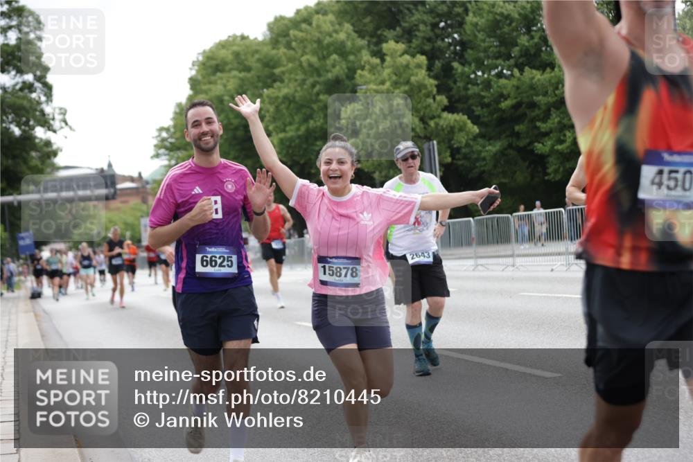 29.06.2025 - hella hamburg halbmarathon Jannik Wohlers http://msf.ph/oto/8210445 29.06.2025 10:26:24 Lombardsbrücke 1973, 2045, 2643, 4507, 4509, 6625, 7069, 8079, 9186, 11270, 11740, 12071, 15027, 15878, 16479, 16788, 17300, 17675, 18074, 18516, 18962, 18978 meine-sportfotos.de