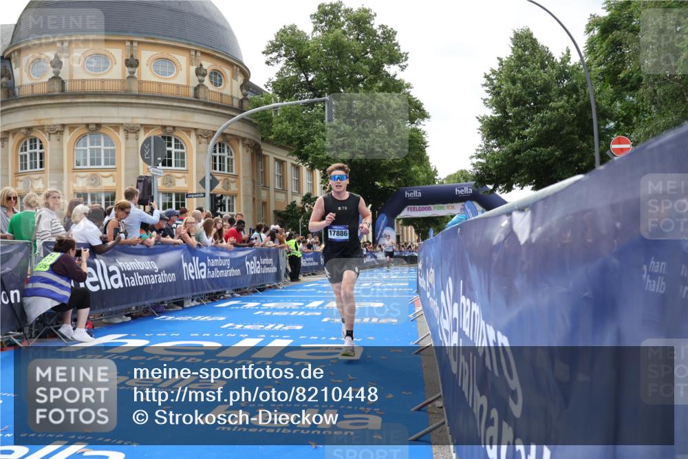 29.06.2025 - hella hamburg halbmarathon Strokosch-Dieckow http://msf.ph/oto/8210448 29.06.2025 10:22:06 Ziel 10650, 16068, 17886, 18693 meine-sportfotos.de