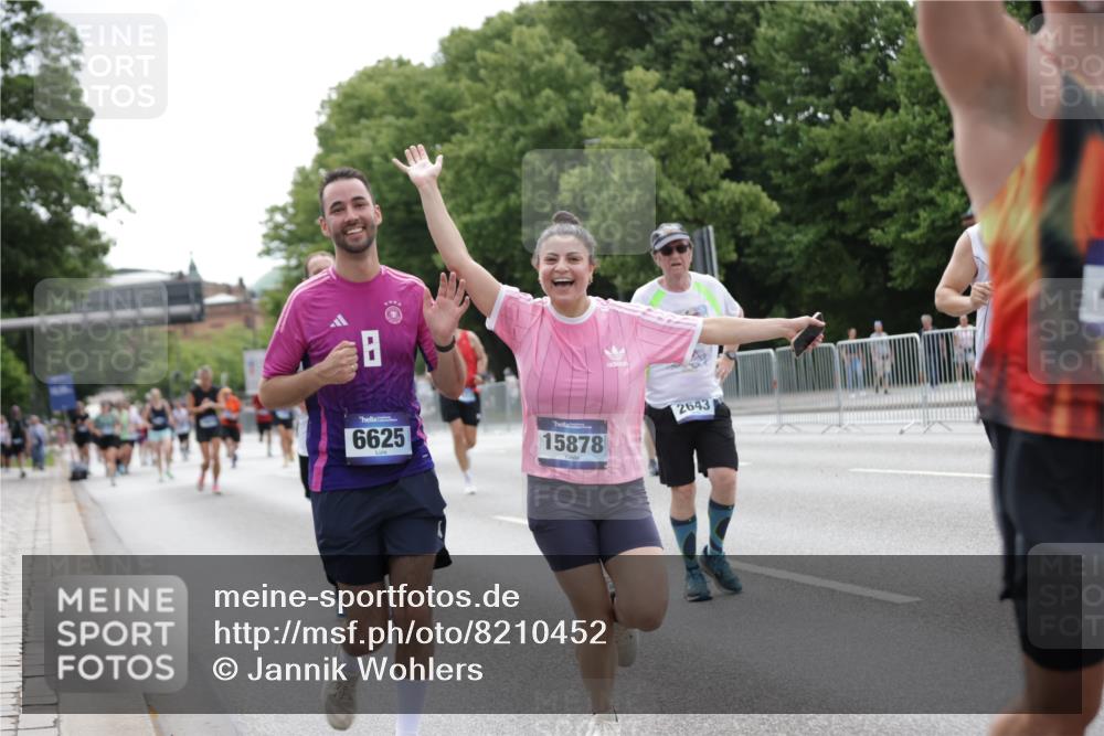 29.06.2025 - hella hamburg halbmarathon Jannik Wohlers http://msf.ph/oto/8210452 29.06.2025 10:26:24 Lombardsbrücke 1973, 2045, 2643, 4507, 4509, 6625, 7069, 8079, 9186, 11270, 11740, 12071, 15027, 15878, 16479, 16788, 17300, 17675, 18074, 18516, 18962, 18978 meine-sportfotos.de