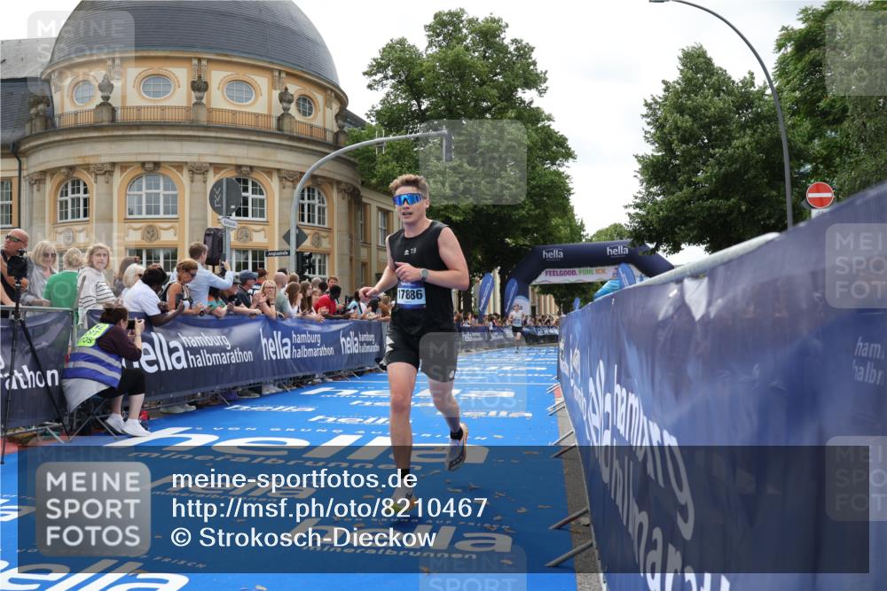 29.06.2025 - hella hamburg halbmarathon Strokosch-Dieckow http://msf.ph/oto/8210467 29.06.2025 10:22:06 Ziel 10650, 16068, 17886, 18693 meine-sportfotos.de
