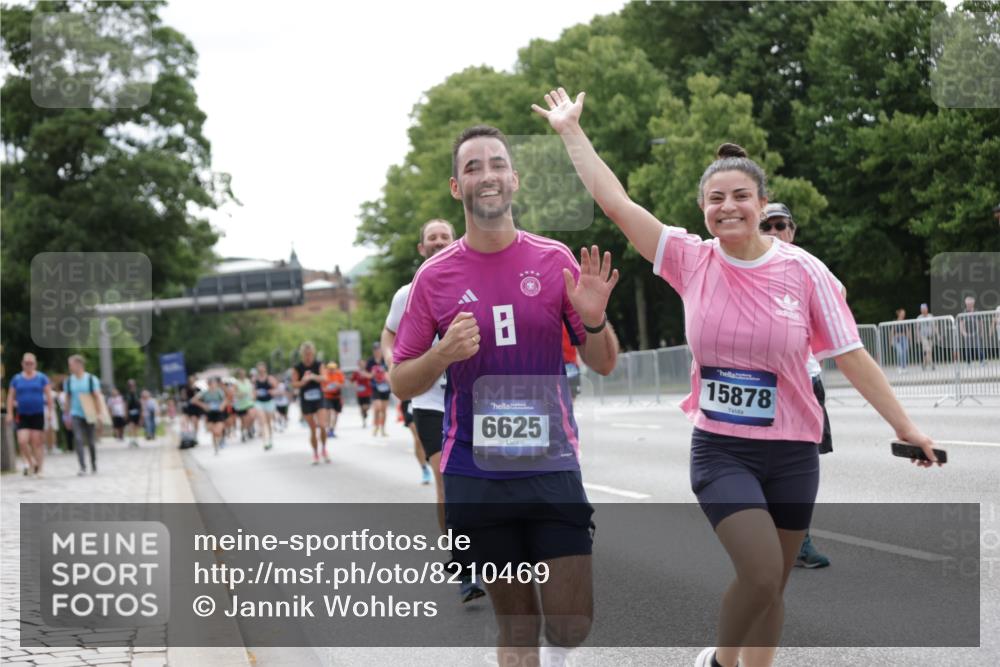 29.06.2025 - hella hamburg halbmarathon Jannik Wohlers http://msf.ph/oto/8210469 29.06.2025 10:26:24 Lombardsbrücke 1973, 2045, 2643, 4507, 4509, 6625, 7069, 8079, 9186, 11270, 11740, 12071, 15027, 15878, 16479, 16788, 17300, 17675, 18074, 18516, 18962, 18978 meine-sportfotos.de
