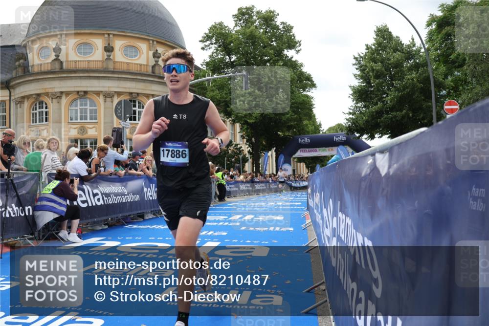 29.06.2025 - hella hamburg halbmarathon Strokosch-Dieckow http://msf.ph/oto/8210487 29.06.2025 10:22:07 Ziel 10650, 16068, 17886, 18693 meine-sportfotos.de