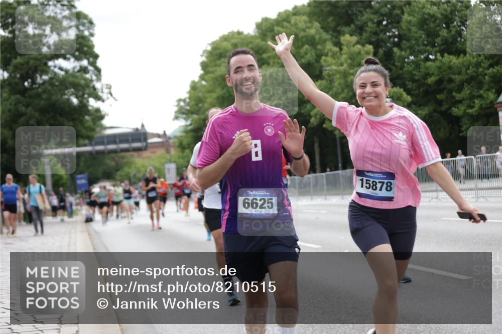 29.06.2025 - hella hamburg halbmarathon Jannik Wohlers http://msf.ph/oto/8210515 29.06.2025 10:26:24 Lombardsbrücke 1973, 2045, 2643, 4507, 4509, 6625, 7069, 8079, 9186, 11270, 11740, 12071, 15027, 15878, 16479, 16788, 17300, 17675, 18074, 18516, 18962, 18978 meine-sportfotos.de