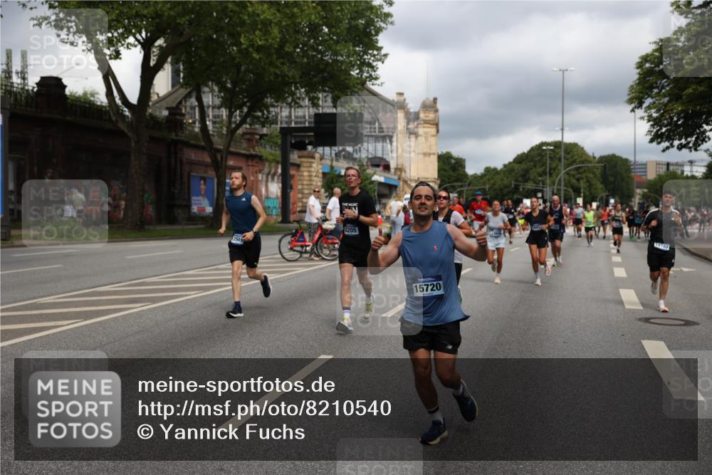 29.06.2025 - hella hamburg halbmarathon Yannick Fuchs http://msf.ph/oto/8210540 29.06.2025 10:45:10 20KM 1366, 2411, 2540, 2880, 4077, 4816, 5018, 5336, 5600, 7134, 7369, 7943, 8117, 8205, 8261, 8508, 8989, 10057, 10215, 10508, 10603, 10691, 11124, 11214, 11422, 11512, 11625, 11733, 12016, 12778, 12949, 13073, 13808, 14125, 14458, 15480, 15720, 15871, 16285, 16291, 16907, 17129, 17823, 18006, 18182, 18413, 18489, 19007 meine-sportfotos.de