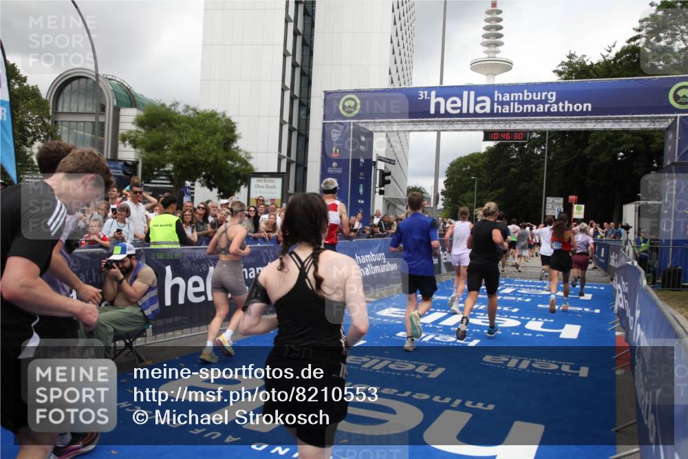 29.06.2025 - hella hamburg halbmarathon Michael Strokosch http://msf.ph/oto/8210553 29.06.2025 10:46:29 Ziel 1600, 2222, 2842, 4237, 6421, 6691, 6978, 7335, 8142, 8981, 9786, 11185, 11773, 12171, 12651, 12891, 13698, 14045, 14228, 14482, 15157, 16127, 18118, 18211, 18637, 19209 meine-sportfotos.de