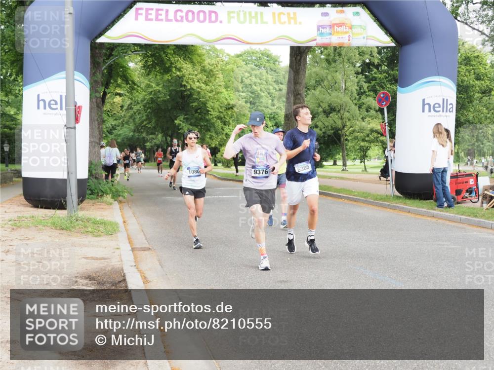 29.06.2025 - hella hamburg halbmarathon MichiJ http://msf.ph/oto/8210555 29.06.2025 10:23:00 Zwischen KM18-KM19 1053, 2243, 5193, 6305, 9376, 10865, 15902 meine-sportfotos.de