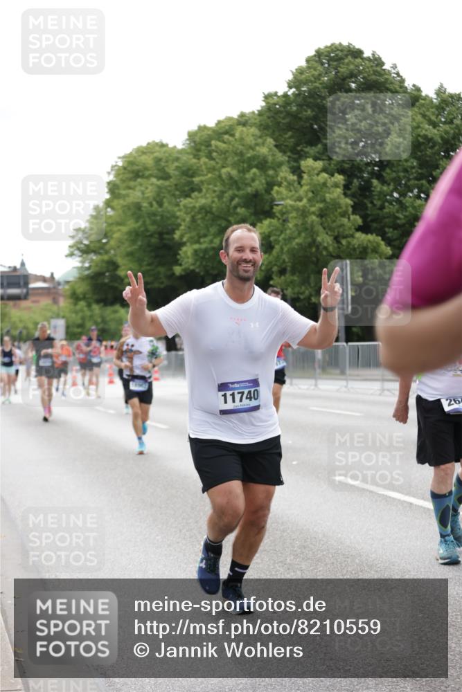 29.06.2025 - hella hamburg halbmarathon Jannik Wohlers http://msf.ph/oto/8210559 29.06.2025 10:26:25 Lombardsbrücke 1973, 2045, 2643, 4507, 4509, 6625, 7069, 8079, 9186, 11270, 11740, 12071, 13462, 15027, 15878, 16479, 16788, 17300, 17675, 18074, 18516, 18962, 18978 meine-sportfotos.de