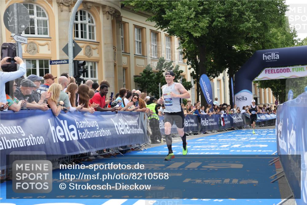 29.06.2025 - hella hamburg halbmarathon Strokosch-Dieckow http://msf.ph/oto/8210568 29.06.2025 10:22:10 Ziel 10650, 18693 meine-sportfotos.de