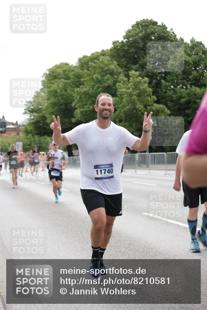 29.06.2025 - hella hamburg halbmarathon Jannik Wohlers http://msf.ph/oto/8210581 29.06.2025 10:26:25 Lombardsbrücke 1973, 2045, 2643, 4507, 4509, 6625, 7069, 8079, 9186, 11270, 11740, 12071, 13462, 15027, 15878, 16479, 16788, 17300, 17675, 18074, 18516, 18962, 18978 meine-sportfotos.de