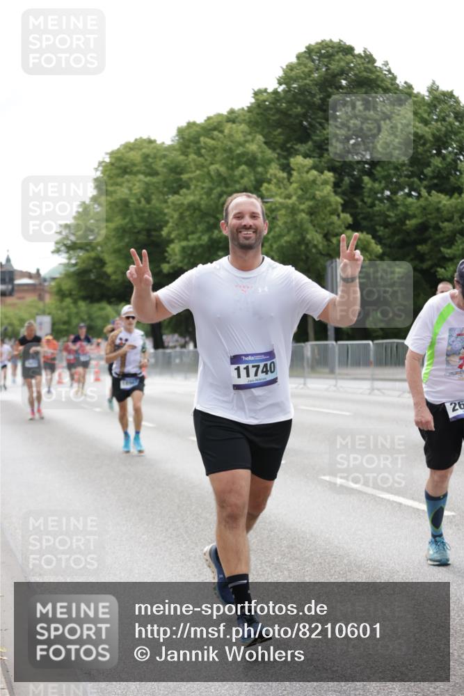 29.06.2025 - hella hamburg halbmarathon Jannik Wohlers http://msf.ph/oto/8210601 29.06.2025 10:26:26 Lombardsbrücke 1793, 1973, 2045, 2643, 4507, 4509, 6625, 7069, 8079, 9186, 11270, 11740, 12071, 13462, 15027, 15878, 16479, 16788, 17300, 17675, 18074, 18516, 18962, 18978 meine-sportfotos.de