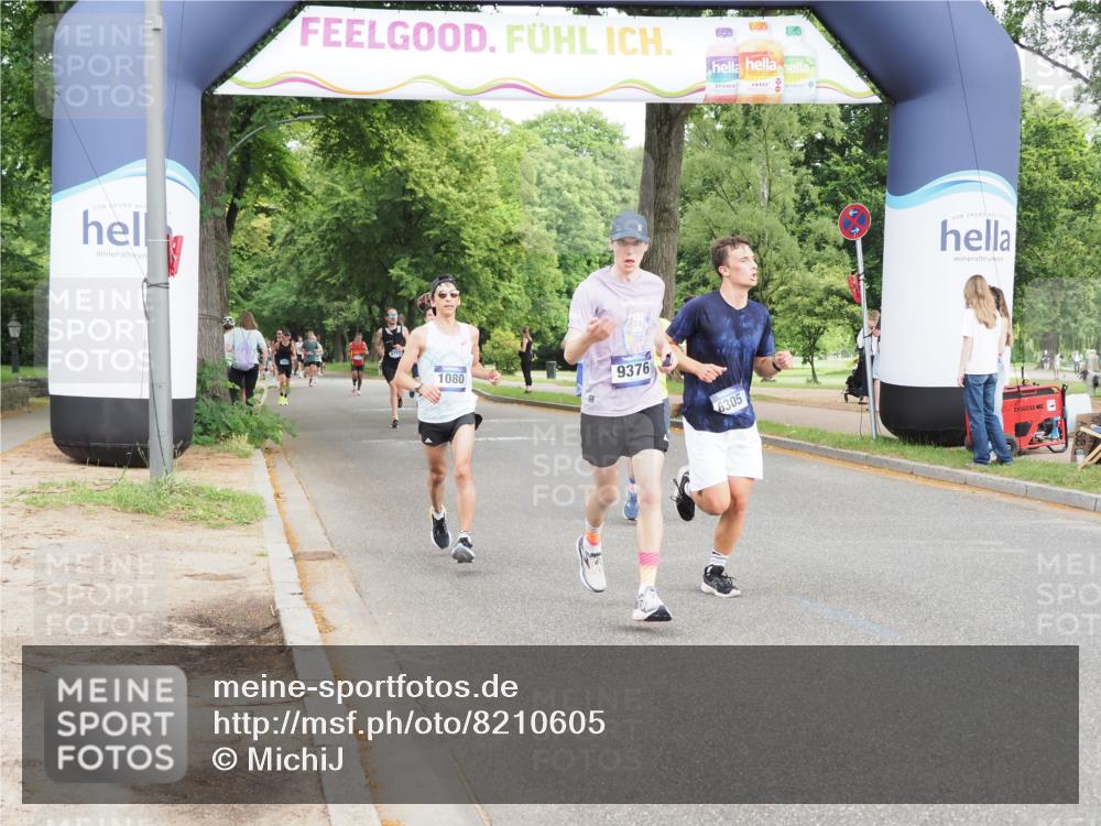 29.06.2025 - hella hamburg halbmarathon MichiJ http://msf.ph/oto/8210605 29.06.2025 10:23:00 Zwischen KM18-KM19 1053, 2243, 5193, 6305, 9376, 10865, 15902 meine-sportfotos.de