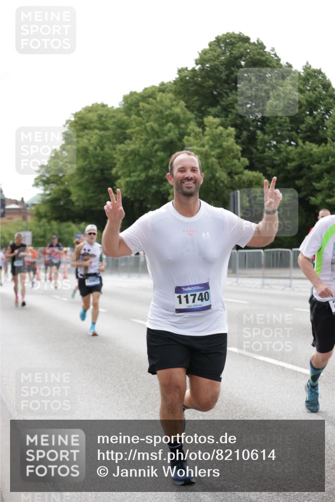 29.06.2025 - hella hamburg halbmarathon Jannik Wohlers http://msf.ph/oto/8210614 29.06.2025 10:26:26 Lombardsbrücke 1793, 1973, 2045, 2643, 4507, 4509, 6625, 7069, 8079, 9186, 11270, 11740, 12071, 13462, 15027, 15878, 16479, 16788, 17300, 17675, 18074, 18516, 18962, 18978 meine-sportfotos.de