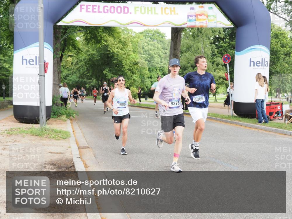 29.06.2025 - hella hamburg halbmarathon MichiJ http://msf.ph/oto/8210627 29.06.2025 10:23:00 Zwischen KM18-KM19 1053, 2243, 5193, 6305, 9376, 10865, 15902 meine-sportfotos.de