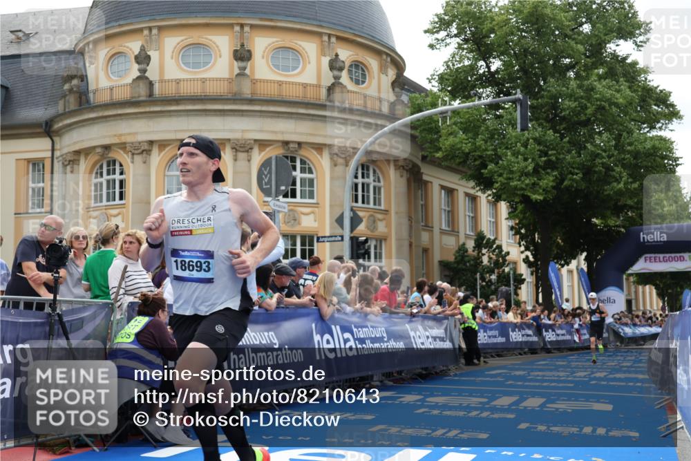 29.06.2025 - hella hamburg halbmarathon Strokosch-Dieckow http://msf.ph/oto/8210643 29.06.2025 10:22:12 Ziel 10650, 18693 meine-sportfotos.de