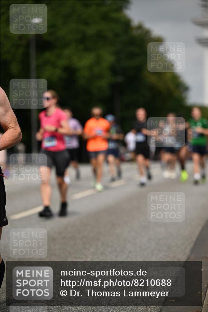 29.06.2025 - hella hamburg halbmarathon Dr. Thomas Lammeyer http://msf.ph/oto/8210688 29.06.2025 10:12:30 Kennedybrücke 1188, 1527, 2190, 2309, 4864, 5100, 5347, 6100, 6590, 6918, 7348, 7453, 9071, 9457, 9616, 9966 meine-sportfotos.de