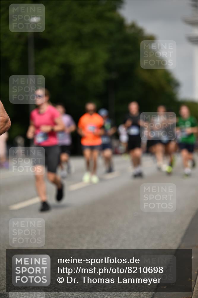 29.06.2025 - hella hamburg halbmarathon Dr. Thomas Lammeyer http://msf.ph/oto/8210698 29.06.2025 10:12:31 Kennedybrücke 1188, 1527, 2190, 2309, 4864, 5100, 5347, 6590, 6918, 7348, 7453, 9071, 9457, 9616, 9966 meine-sportfotos.de