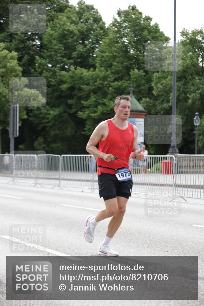 29.06.2025 - hella hamburg halbmarathon Jannik Wohlers http://msf.ph/oto/8210706 29.06.2025 10:26:28 Lombardsbrücke 1793, 1973, 2045, 4507, 4509, 5494, 6625, 7069, 9186, 10465, 11740, 12071, 13462, 15027, 15878, 16479, 16788, 17300, 17675, 18074, 18516, 18962, 18978 meine-sportfotos.de