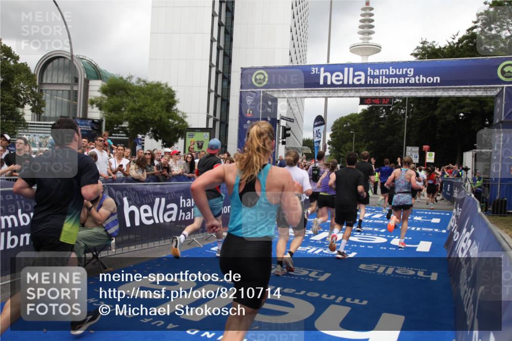 29.06.2025 - hella hamburg halbmarathon Michael Strokosch http://msf.ph/oto/8210714 29.06.2025 10:46:31 Ziel 2222, 2842, 4237, 4497, 6421, 6978, 7335, 8482, 8981, 9232, 9386, 9786, 11185, 11773, 12171, 12651, 12891, 13698, 14045, 14228, 14482, 15157, 16127, 18211, 18637, 19209 meine-sportfotos.de