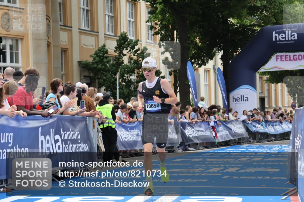 29.06.2025 - hella hamburg halbmarathon Strokosch-Dieckow http://msf.ph/oto/8210734 29.06.2025 10:22:14 Ziel 4571, 10650, 18693 meine-sportfotos.de