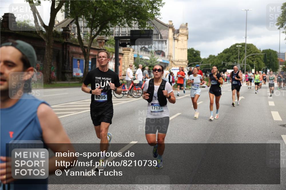 29.06.2025 - hella hamburg halbmarathon Yannick Fuchs http://msf.ph/oto/8210739 29.06.2025 10:45:12 20KM 1335, 1366, 2411, 2540, 2880, 4077, 4816, 5018, 5336, 5600, 5820, 7134, 7369, 7943, 8205, 8261, 8508, 8930, 8989, 10057, 10215, 10508, 10603, 10667, 10691, 11124, 11214, 11422, 11512, 11625, 11733, 12016, 12778, 12949, 13073, 13808, 14125, 14458, 15480, 15720, 15871, 16285, 16291, 16907, 17129, 17823, 18006, 18182, 18413, 19007, 19053 meine-sportfotos.de