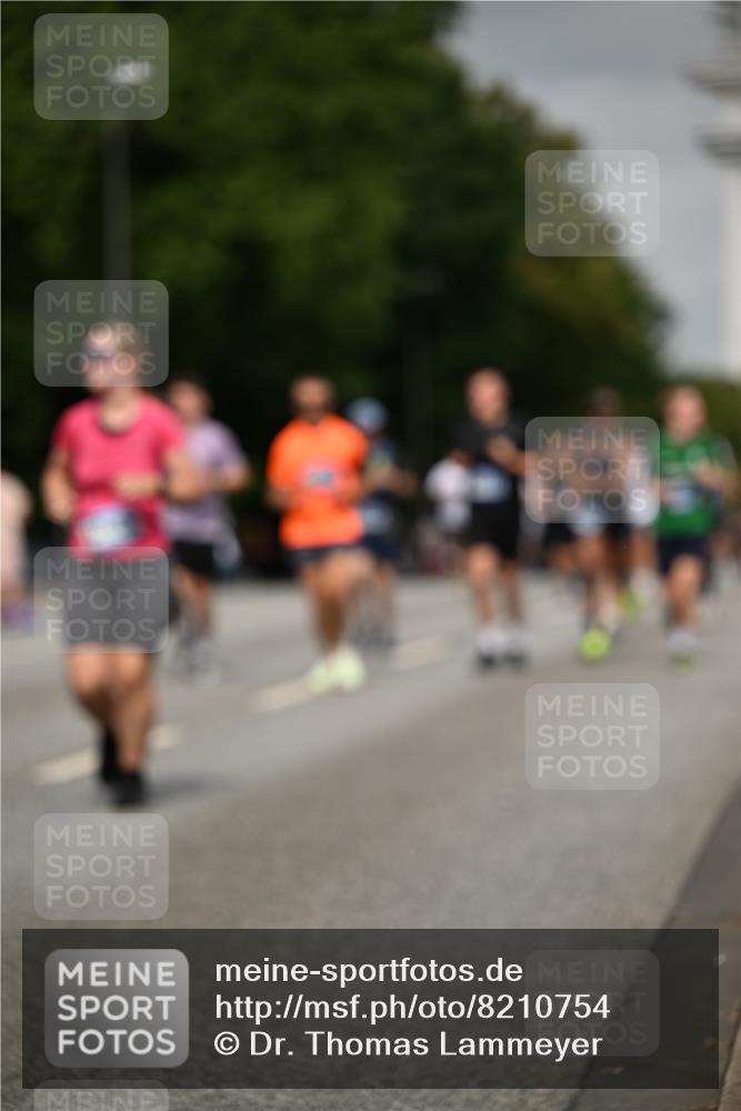 29.06.2025 - hella hamburg halbmarathon Dr. Thomas Lammeyer http://msf.ph/oto/8210754 29.06.2025 10:12:31 Kennedybrücke 1188, 1527, 2190, 2309, 4864, 5100, 5347, 6590, 6918, 7348, 7453, 9071, 9457, 9616, 9966 meine-sportfotos.de
