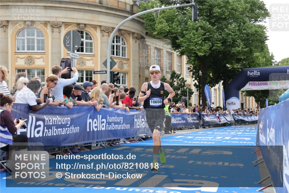 29.06.2025 - hella hamburg halbmarathon Strokosch-Dieckow http://msf.ph/oto/8210818 29.06.2025 10:22:15 Ziel 4571, 9475, 10650 meine-sportfotos.de