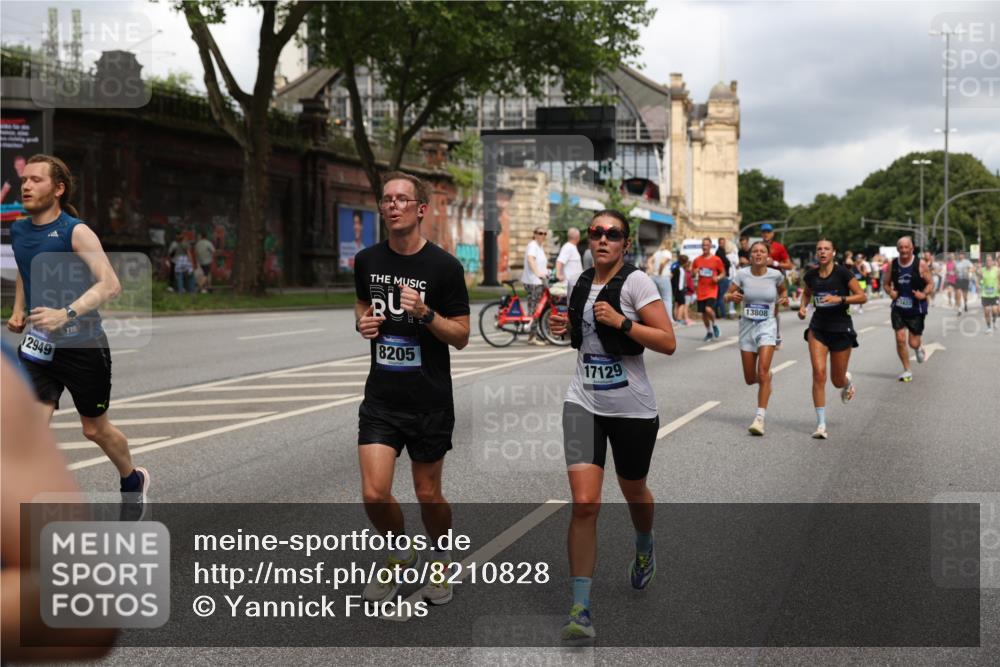 29.06.2025 - hella hamburg halbmarathon Yannick Fuchs http://msf.ph/oto/8210828 29.06.2025 10:45:12 20KM 1335, 1366, 2411, 2540, 2880, 4077, 4816, 5018, 5336, 5600, 5820, 7134, 7369, 7943, 8205, 8261, 8508, 8930, 8989, 10057, 10215, 10508, 10603, 10667, 10691, 11124, 11214, 11422, 11512, 11625, 11733, 12016, 12778, 12949, 13073, 13808, 14125, 14458, 15480, 15720, 15871, 16285, 16291, 16907, 17129, 17823, 18006, 18182, 18413, 19007, 19053 meine-sportfotos.de