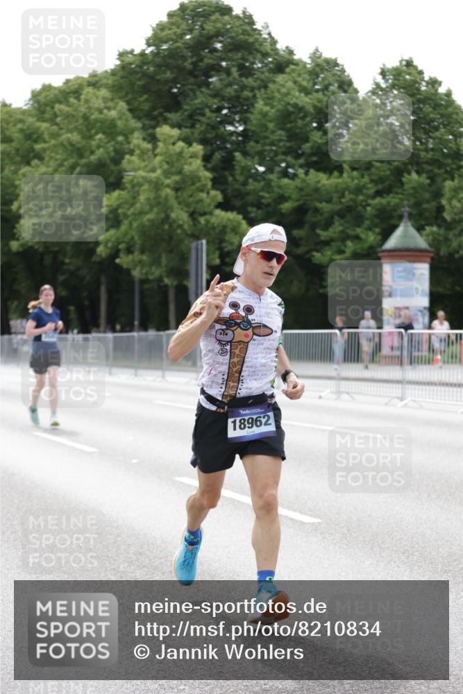 29.06.2025 - hella hamburg halbmarathon Jannik Wohlers http://msf.ph/oto/8210834 29.06.2025 10:26:28 Lombardsbrücke 1793, 1973, 2045, 4507, 4509, 5494, 6625, 7069, 9186, 10465, 11740, 12071, 13462, 15027, 15878, 16479, 16788, 17300, 17675, 18074, 18516, 18962, 18978 meine-sportfotos.de