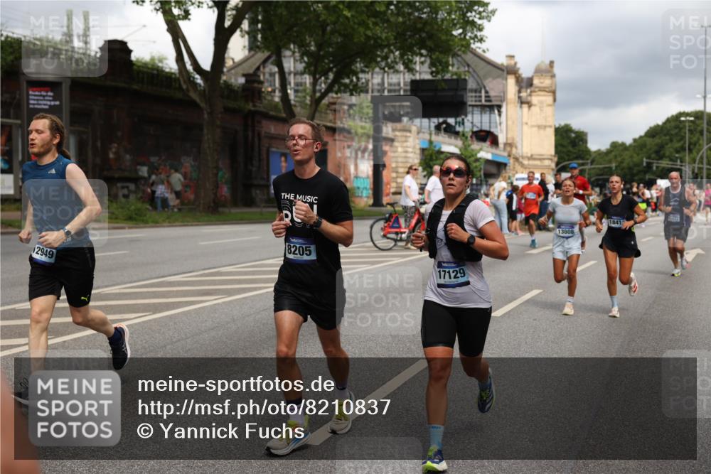 29.06.2025 - hella hamburg halbmarathon Yannick Fuchs http://msf.ph/oto/8210837 29.06.2025 10:45:12 20KM 1335, 1366, 2411, 2540, 2880, 4077, 4816, 5018, 5336, 5600, 5820, 7134, 7369, 7943, 8205, 8261, 8508, 8930, 8989, 10057, 10215, 10508, 10603, 10667, 10691, 11124, 11214, 11422, 11512, 11625, 11733, 12016, 12778, 12949, 13073, 13808, 14125, 14458, 15480, 15720, 15871, 16285, 16291, 16907, 17129, 17823, 18006, 18182, 18413, 19007, 19053 meine-sportfotos.de