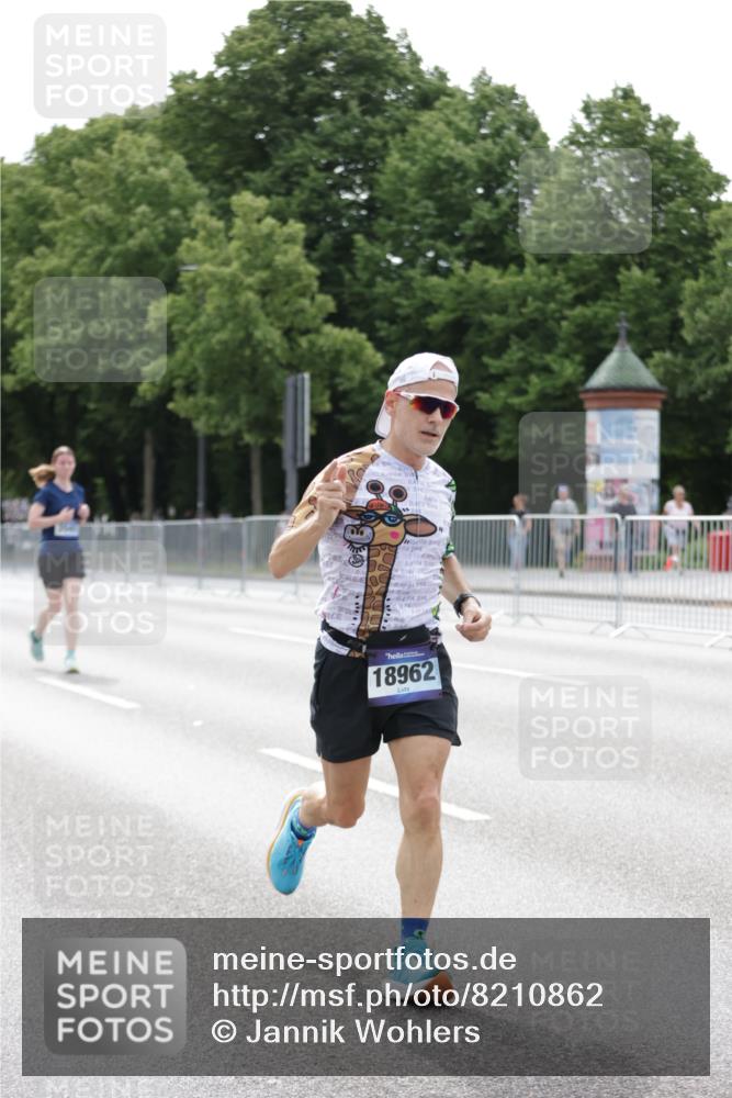 29.06.2025 - hella hamburg halbmarathon Jannik Wohlers http://msf.ph/oto/8210862 29.06.2025 10:26:28 Lombardsbrücke 1793, 1973, 2045, 4507, 4509, 5494, 6625, 7069, 9186, 10465, 11740, 12071, 13462, 15027, 15878, 16479, 16788, 17300, 17675, 18074, 18516, 18962, 18978 meine-sportfotos.de