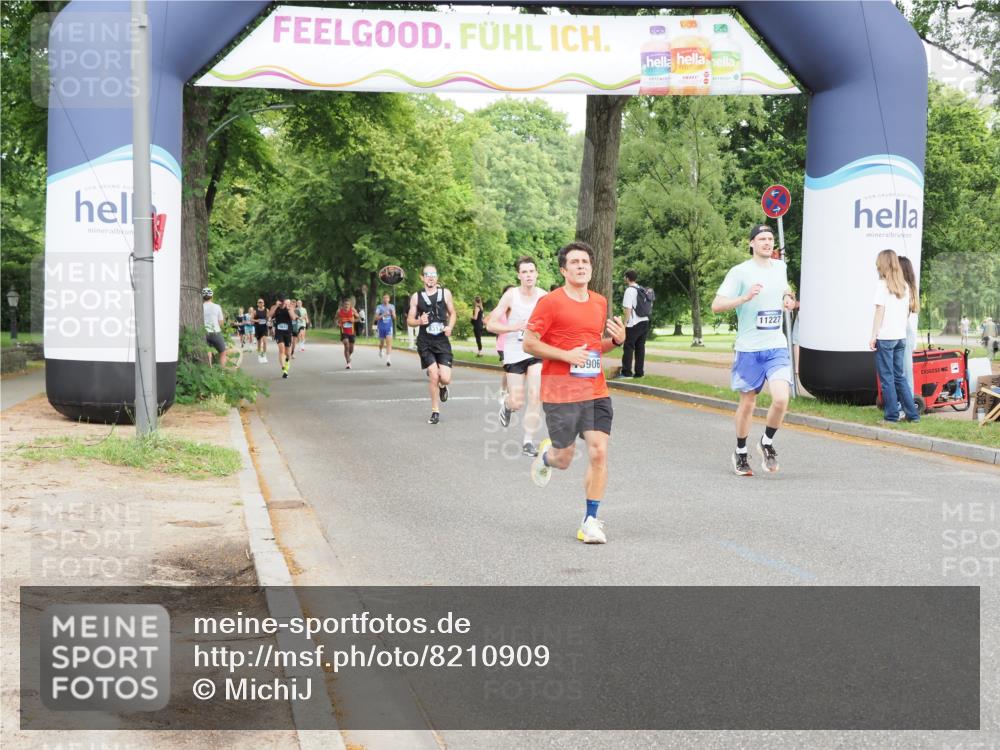 29.06.2025 - hella hamburg halbmarathon MichiJ http://msf.ph/oto/8210909 29.06.2025 10:23:02 Zwischen KM18-KM19 1053, 1080, 5193, 6305, 9376, 11227, 15902, 18906 meine-sportfotos.de