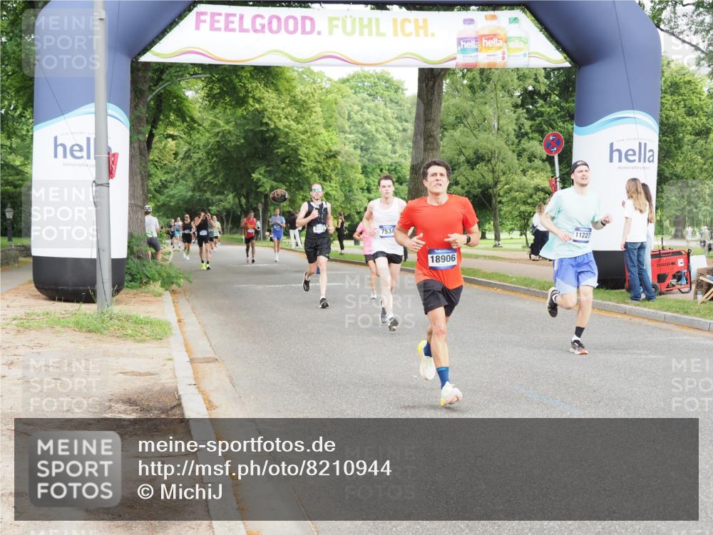 29.06.2025 - hella hamburg halbmarathon MichiJ http://msf.ph/oto/8210944 29.06.2025 10:23:03 Zwischen KM18-KM19 1053, 1080, 5193, 6305, 7534, 9376, 11227, 15902, 18906 meine-sportfotos.de