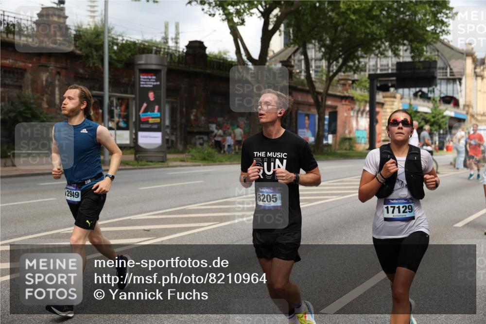 29.06.2025 - hella hamburg halbmarathon Yannick Fuchs http://msf.ph/oto/8210964 29.06.2025 10:45:12 20KM 1335, 1366, 2411, 2540, 2880, 4077, 4816, 5018, 5336, 5600, 5820, 7134, 7369, 7943, 8205, 8261, 8508, 8930, 8989, 10057, 10215, 10508, 10603, 10667, 10691, 11124, 11214, 11422, 11512, 11625, 11733, 12016, 12778, 12949, 13073, 13808, 14125, 14458, 15480, 15720, 15871, 16285, 16291, 16907, 17129, 17823, 18006, 18182, 18413, 19007, 19053 meine-sportfotos.de