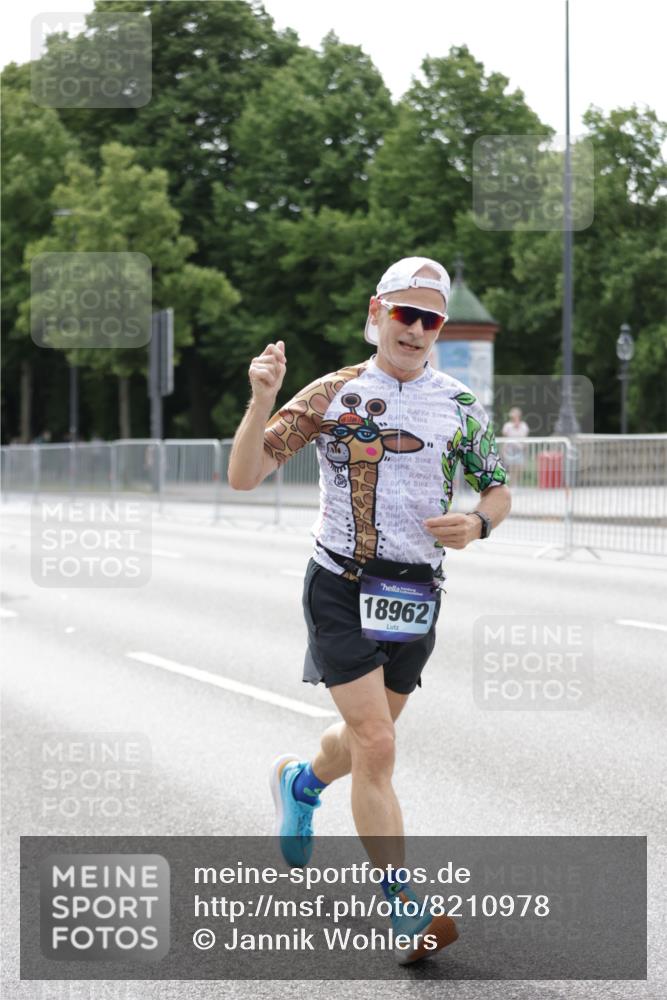 29.06.2025 - hella hamburg halbmarathon Jannik Wohlers http://msf.ph/oto/8210978 29.06.2025 10:26:29 Lombardsbrücke 1793, 1973, 2045, 4507, 4509, 5494, 6625, 7069, 8056, 9186, 10465, 11740, 12071, 13462, 15027, 15878, 16479, 16788, 17300, 18074, 18516, 18962, 18978 meine-sportfotos.de