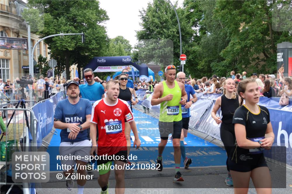 29.06.2025 - hella hamburg halbmarathon Zöllner http://msf.ph/oto/8210982 29.06.2025 10:50:14 Ziel 1119, 1507, 3296, 3562, 7176, 7930, 7932, 8313, 9965, 10371, 11607, 12203, 12235, 13282, 14257, 15620, 18228, 18657, 18658, 18811, 19040 meine-sportfotos.de