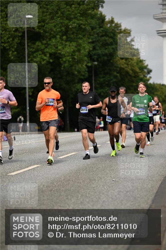 29.06.2025 - hella hamburg halbmarathon Dr. Thomas Lammeyer http://msf.ph/oto/8211010 29.06.2025 10:12:33 Kennedybrücke 1147, 1188, 1527, 2190, 2309, 2978, 4864, 5100, 5347, 5885, 6590, 6918, 7348, 7453, 9071, 9457, 9616, 9966 meine-sportfotos.de