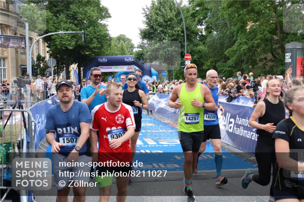 29.06.2025 - hella hamburg halbmarathon Zöllner http://msf.ph/oto/8211027 29.06.2025 10:50:14 Ziel 1119, 1507, 3296, 3562, 7176, 7930, 7932, 8313, 9965, 10371, 11607, 12203, 12235, 13282, 14257, 15620, 18228, 18657, 18658, 18811, 19040 meine-sportfotos.de