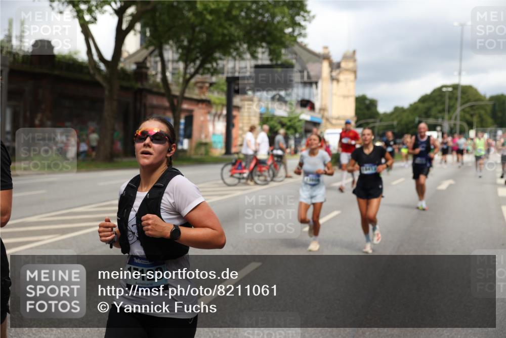 29.06.2025 - hella hamburg halbmarathon Yannick Fuchs http://msf.ph/oto/8211061 29.06.2025 10:45:12 20KM 1335, 1366, 2411, 2540, 2880, 4077, 4816, 5018, 5336, 5600, 5820, 7134, 7369, 7943, 8205, 8261, 8508, 8930, 8989, 10057, 10215, 10508, 10603, 10667, 10691, 11124, 11214, 11422, 11512, 11625, 11733, 12016, 12778, 12949, 13073, 13808, 14125, 14458, 15480, 15720, 15871, 16285, 16291, 16907, 17129, 17823, 18006, 18182, 18413, 19007, 19053 meine-sportfotos.de