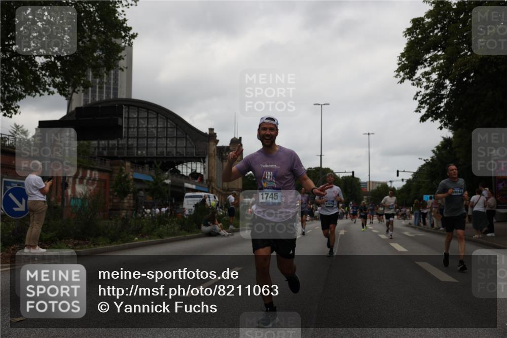 29.06.2025 - hella hamburg halbmarathon Yannick Fuchs http://msf.ph/oto/8211063 29.06.2025 11:03:16 20KM 1745, 1885, 3262, 7741, 8217, 8755, 9781, 10343, 10709, 11025, 11088, 11873, 12457, 12492, 13818, 14384, 14404, 15012, 15037, 15038, 15834, 17746, 17806, 17985, 18042, 18910 meine-sportfotos.de