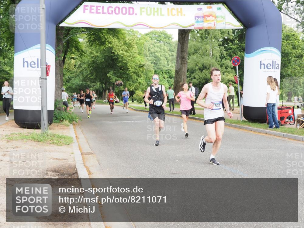 29.06.2025 - hella hamburg halbmarathon MichiJ http://msf.ph/oto/8211071 29.06.2025 10:23:04 Zwischen KM18-KM19 1080, 5193, 6305, 7534, 8312, 9376, 11227, 15902, 18906 meine-sportfotos.de